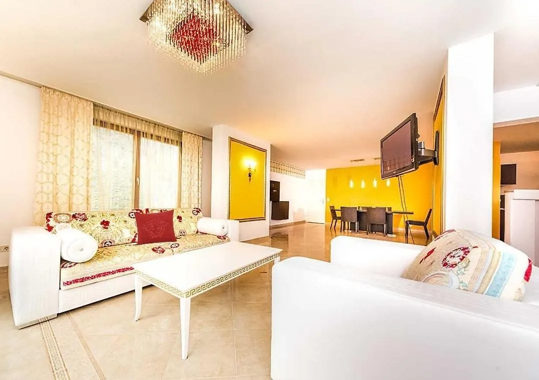 Luxury Apartment With Pool contacts